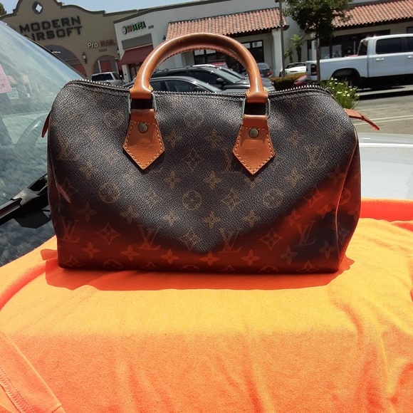 Louis Vuitton handbag - Picture 2 of 4